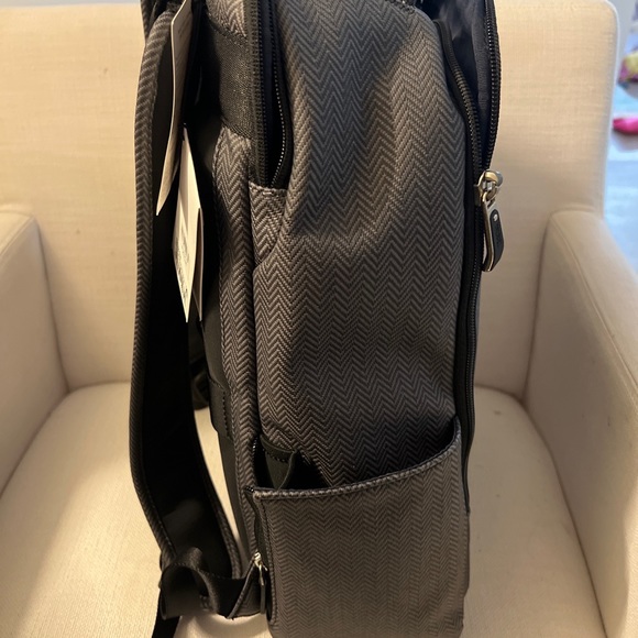 Travelpro Slim backpack- With Tags! Travel backpack - Picture 6 of 7